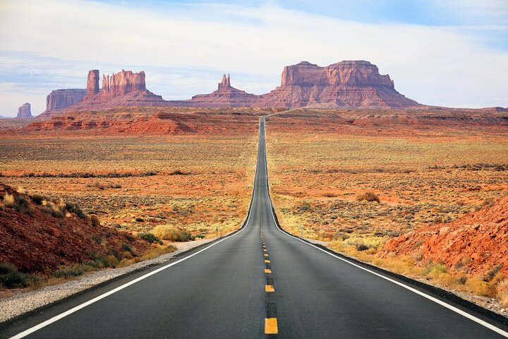 Monument Valley Navajo Tribal Park GPS Audio Driving Tour - Photo 1 of 15